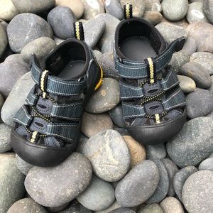 Keen Baby Boy Sandals joggers size 5 dark blue